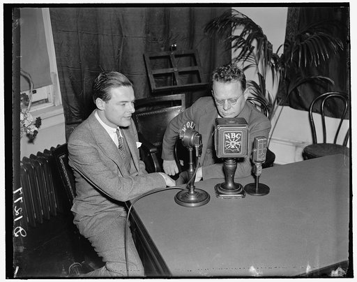 Sen. Lodge at opening of broadcasting room in HOB, 4/37