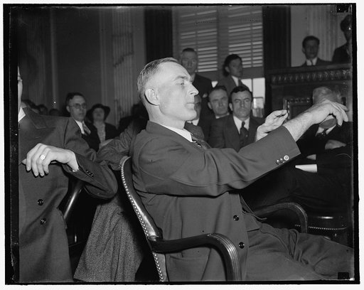 Harlan witness tells of bribe to hide-out. Washington, D.C., April 28. Hugh Taylor, former Harlan County, Ky. Deputy Sheriff, told the La Follette Civil Liberties Committee today that High Sheriff T.R. Middleton offered him $2,000 to hide out during the present investigation. With both hands cripple