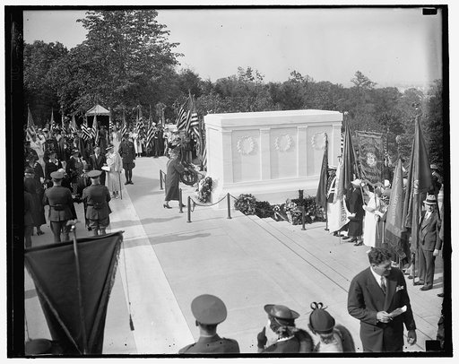 War Mothers honor America's Unknown Soldier. Washington, D.C., May 9. War Mothers from all over the country gathered at Arlington National Cemetery today to pay tribute to America's Unknown Soldier in observing Mother's Day. Wreaths were placed at the tomb and impressive ceremonies were conducted by