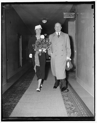 New German Ambassador arrives. Washington, D.C., May 14. The new German Ambassador to the United States Dr. Hans Heinrich Dieckhoff with Frau Dieckhoff, arriving at the Mayflower Hotel today. Dr. Dieckhoff will succeed Dr. Hans Luther, 5/14/1937