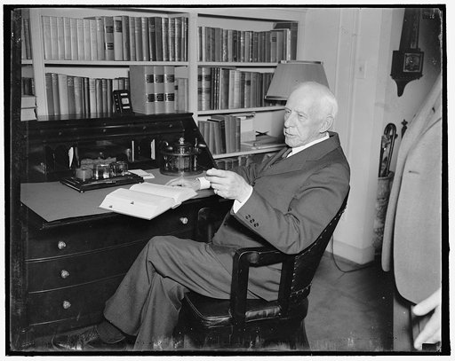 Retires from the Supreme Court. Washington, D.C., May 19th. Willis Van Devanter, Supreme Court justice talks to newspapermen after submitting his resignation to the President to become effective June 2nd [...
