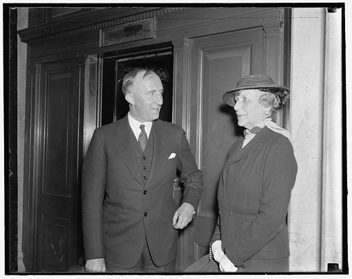 The Ministers to and from Norway. Washington, D.C., May 20. Mrs. Harriman the newly confirmed Minister to Norway was the guest of honor at a luncheon given by Senator and Mrs. Joe Robinson of Ark. at the Capitol today. Mrs. J. Borden Harriman (right) is shown chatting with the Minister from Norway W