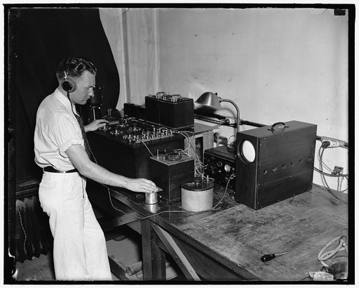 Precise measurements. Washington, D.C. June 17. W.H. Goss, of the National Bureau of Standards, is shown making very precise measurements of the electrical conductance of standard solutions, which are the basis of industrial control of boiled water, steam condensates, beet sugar refining, metal clea