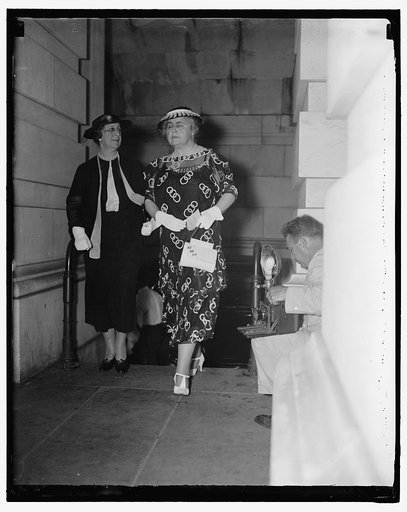 Arive for Robinson rites. Washington D.C. July 16. Mrs. Cordell Hull, wife of the Secretary of State, and Mrs. Woodrow Wilson, Widow of the War-Time President, arriving at the Capitol today to attend the funeral services for the dead Senate majority Leader Joseph T. Robinson. 7/16/37