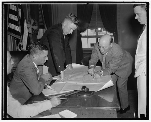 Ed. A. Smith, Labor Relation Board; Stanley Switter, Chief of Police [à]; Luther Day, Alty for Rep. Steel