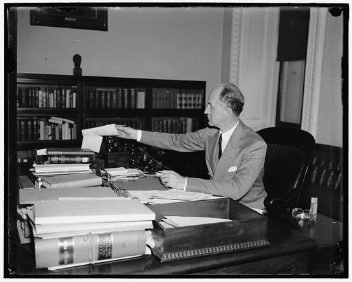 Undersecretary of State. Washington, D.C., July 30. A new and informal picture of Sumner Welles, Undersecretary of State, made in his office a few days ago. Welles, who was recently promoted to this post, is a career diplomat, 7/30/37