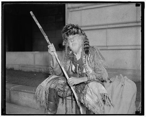 Daniel Boone come to life. Washington, D.C., July 31. George S. Stirl of Burkes County, PA, who travels about the country dressed as the famous American poineer Daniel Boone, has been an ardent supporter of President Roosevelt since the president was first nominated. He has done this $10,000.00 wort