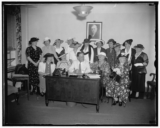 Republican women leaders discuss 1938 election plans with G.O.P. Chairman. Washington, D.C., Aug. 11. Women members of the Republican National Committee from all parts of the country converged on Washington today for a conference with National Chairman John Hamilton. Plans for the party's 1938 elect