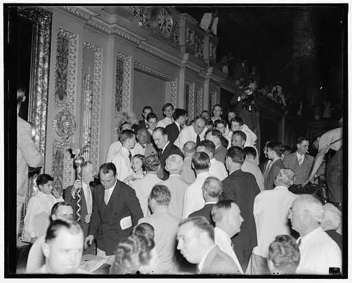 Speaker bids goodbye to members. Washington D.C. Aug 21. Speaker of the House bankhead bids goodbye to fellow members of Congress as the first sessions of the 75th Congress adjourned tonight, 8/21/37