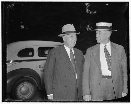President confers with congressional floor leaders on proposed special session. Washington, D.C. Aug. 24. Indications that the administration is supporting the movement for a proposed extra session of Congress were seen today following a conference between House majority leader Sam Rayburn, (left) a