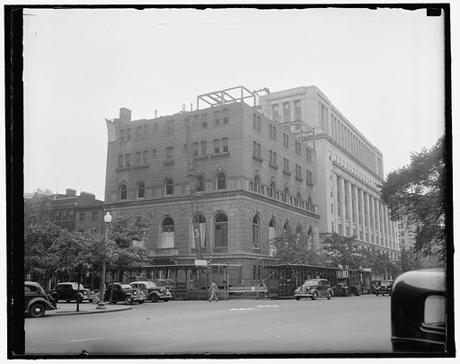 New half-million home of United Mine Workers nearing completion. Washington, D.C., Aug. 25. Work on the new $500,000 new home of John L. Lewis And his United Mine Workers Organization was being rapidly pushed to completion. Note the penthouse being erected atop the building. It will house a kitchene