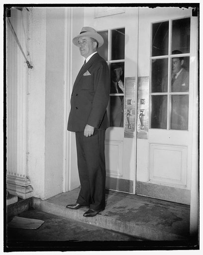 Denies resigning. Washington, D.C., Aug. 26. Leaving the White House today after discussing the labor situation with President Roosevelt, Edward F. McGrady, Assistant Secretary of Labor, told newsmen that he had not resigned his post with the government. Admitting he had been offered the RCA positio