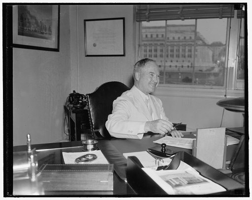 New Chief of Naval Ordnance. Washington, D.C. Aug. 27. Rear Admiral William R. Furlong, newly appointed Chief of U.S. Naval Ordnance, assumed his duties at the Navy Department today. 8/27/37