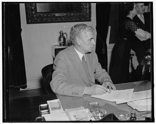 Vice President of the new Consumers Distribution Corporation. Washington, D.C., Sept. 2. The U.S. Government through the Resettlement Administration, has agreed to the operation of the entire business section of [...