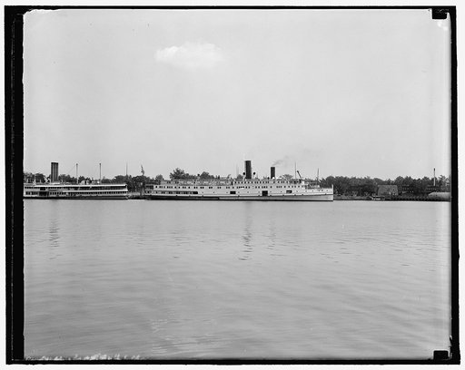 Steamer District of Columbia of the Norfolk-Washington line