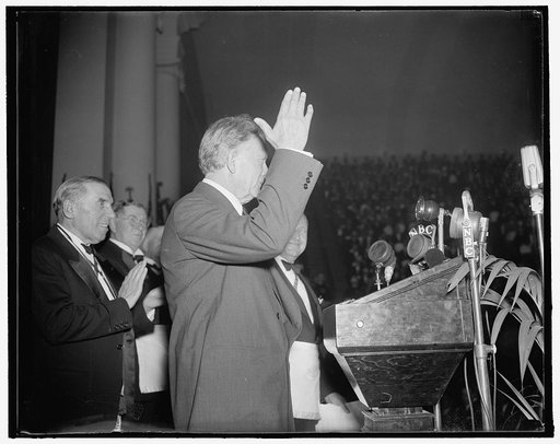 Delivers Constitution day speech. Washington, D.C., Sept. 17. Senator William E. Borah delivered the principal speech at Constitution Hall last night before thousands of Masons to mark the opening celebration of Constitution Day. 9/17/37