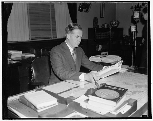 Agriculture Secretary. Washington, D.C., Sept. 21. A new photograph of Secretary of Agriculture Henry A. Wallace made at his desk yesterday. 9/21/37