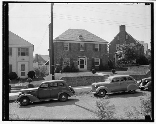 Scene of Black broadcast. Washington, D.C., Oct. 1. From this house, the home of Claude E. Hamilton, Jr., at 3122 Tennyson Street, Justice Hugo L. Black will tonight by radio give the nation the answer to the charges that he is or was a Klu Klux Klansman. Hamilton, Counsel for the RFC, is a close fr