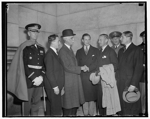 Belgian horsemen welcomed. Washington, D.C., Oct. 15. A delegation, led by D.C. Commissioner Melvin Hazen, welcomed the Belgian Army Horse Show team today on their arrival in the Capital. The Belgians will compete in the Inter-American Horse Show to be held in Washington October 21-24. In the photog