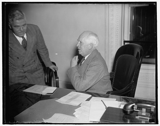 Head of U.S. delegation to nine-power treaty conference. Washington, D.C., Oct. 18. Norman Davis, Chief American Delegate to the Conference of the Nine-Power Treaty Signatories in Brussels, snapped at the State Department today where he met with the other members of the American Delegation. 10/18/37