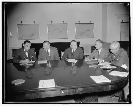 Discuss stock market situation. Washington, D.C., Oct. 19. The Board of governors of the Federal Reserve System met today to discuss the current slump in the stock market. The board, with its control of margin requirements, and the Securities Exchange Cimmission, with its power over trading practice