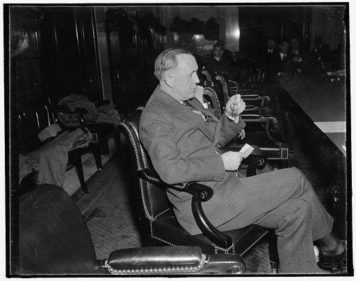 Former Van Swerigen counsel appears before senate railroad financing committee. Washington, D.C., Oct. 20. John P. Murphy, General Counsel for the Van Swerigan Brothers during the years in which they expanded modest real estate holdings into a vast railroad empire, was the first witness today as the
