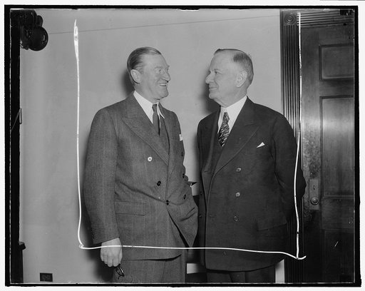 U.S. Housing administrator appears before house banking committee. Washington, D.C., Nov. 30. U.S. Housing Administrator Stewart McDonald (left) today explained to the House Banking and Currency Committee the recommendations of President Roosevelt for liberalizing the Housing Act. Rep. Henry B. Stea