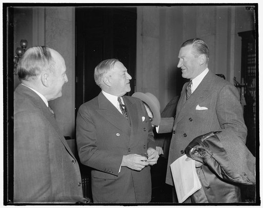 Discuss amendments to housing act. Washington, D.C., Dec. 1. Federal Housing Administrator Stewart McDonald (right) discusses with Senator Robert F. Wagner, author of Wagner Housing Act, the recommendations of President Roosevelt for amendments to the act which would provide for a 10 cent down payme