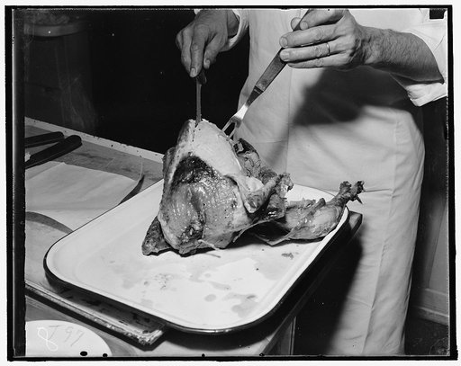 Correct way to bake turkey. Then to a carving table, where a senior extension husbandman, H.L. Schrader, meticulously gives each of the judges numbered plates the same piece of meat from each bird