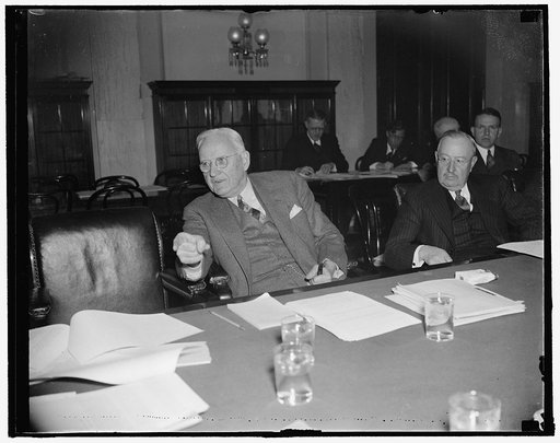 Government ownership of railroads predicted by former ICC commissioner. Washington, D.C., Dec. 9. Unless the railroads show greater cooperation in the future, Government ownership is inevitable, Mark W. Potter, former ICC Commissioner, told the Senate Rail Inquiry Committee today. Potter is the form