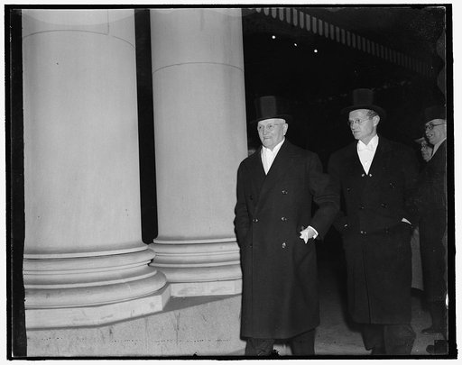 General Pershing and son. Washington, D.C., Dec. 13. General John J. Pershing and his son, Warren, as they arrived to attend the Gridiron Club Dinner last Saturday night. 12/13/37