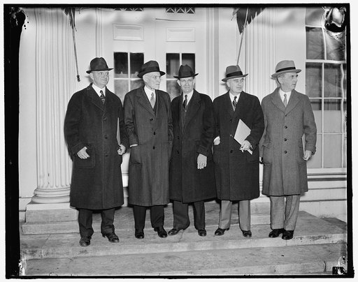 Discuss naval expansion with president. Washington, D.C., Jan. 5. High Naval Officials and members of key Congressional Committees conferred with President Roosevelt today in regard to a Naval Expansion Program. Following the meeting, Chairman Taylor of the House Appropriations Committee announced t