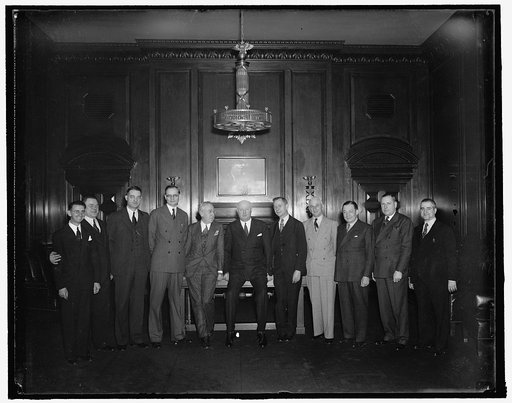 Executive Board of Nat'l Federation of Post Office Clerks Council with P.M.G. Farley, 1/7/38