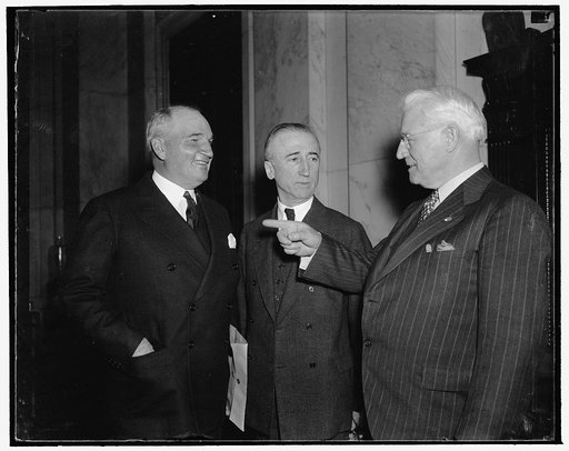 Extension of ICC power is urged by rail labor. Washington, D.C., Jan. 12. Railroad labor recommended today that regulatory power of the Interstate Commerce Commission be extended to domestic water and air transportation and that railroad freight and passenger rates be increased, contingent on earmar