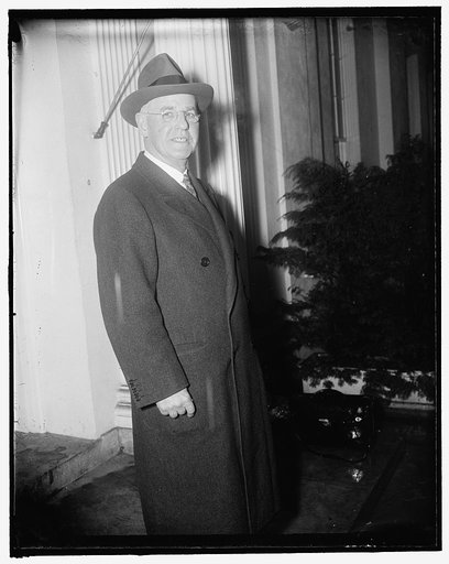 Spokesman at White House conference. Washington, D.C., Jan. 21. Alvin Macauley, President of the Packard Motor Car Co., who acted as spokesman for the Auto Manufacturers and their installment sales bankers at the conference held at the White House with President Roosevelt, 1/21/38