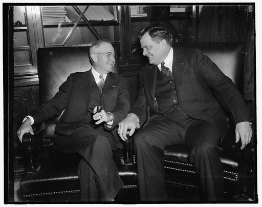 Former Interior Department investigators summoned before Senate Committee. Washington, D.C., Jan. 22. Two former investigators for the Interior Department, Col. W.L. Simpson (left) and Capt. J.G. Ghoslton, were summoned today to testify before the Senate Public Lands Committee considering the nomina