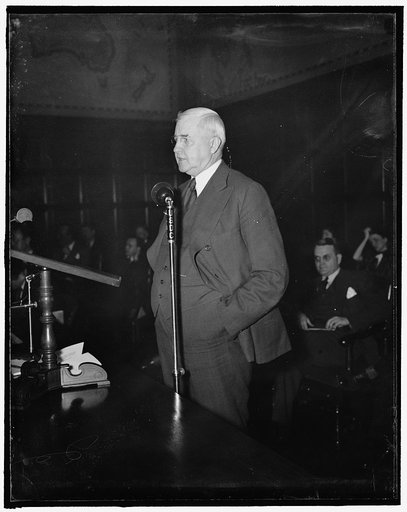 RFC head addresses small business men. Washington, D.C., Feb. 2. Jesse Jones, Head of the RFC, addressing the opening session of the Small Business Mens' Conference which convened here today. Nearly one thousand from 45 states were on hand as the gavel sounded to open the meeting by President Roosev