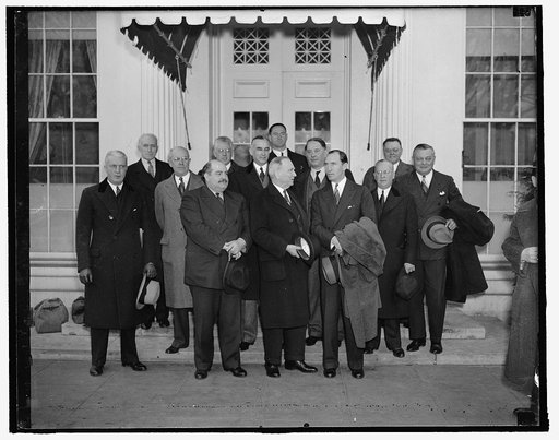 Little business men meet the President. Washington, D.C., Feb. 4. President Roosevelt today met in what was described as constructive discuss on with small business leaders. He was reported to believe that some of their recommendations could be carried into effect, shown as they left the White House