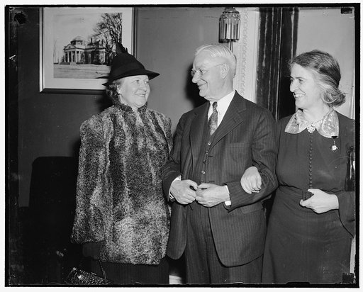 New Senator from Oregon and Mrs. Washington, D.C., Feb. 11. Newcomers to the nation's congressional circle are Sen. and Mrs. Alfred Evan Reames, of Medford, Ore. They are welcomed by Rep. Nan W. Honeyman, D. of Ore. right; the Senator replaces Frederick Steiwer, who resigned to practice law, 2/11/38