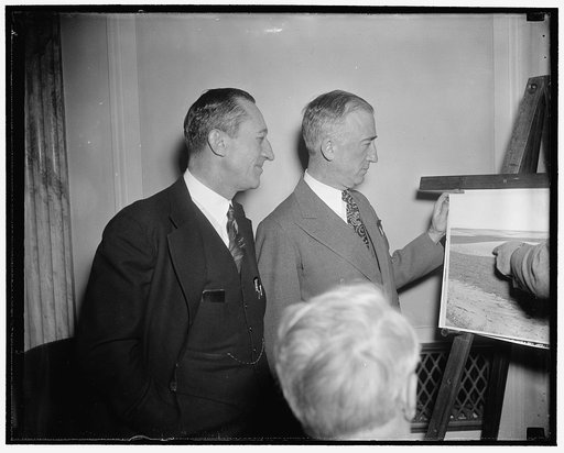 Senatorial twins. Washington, D.C., March 9. Senators Carl A. Hatch of New Mexico, and James F. Byrnes, (right) of South Carolina, both democrats, bear a striking resemblance to each other, as this profile picture indicates. They are often taken for twins by visitors to the Capitol, 3/9/38
