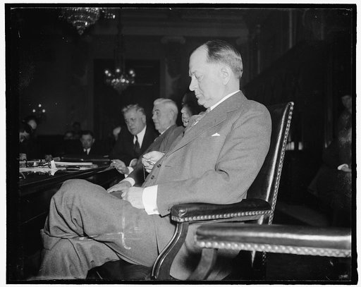 Protests tactics of Association of American Railroad. Washington, D.C., March 16. Testifying before the Senate Rail Finance Inquiry today, Fred W. Sargent, President of the Northwestern Railroad, protested against the "unfair and partial" tactics by the American Association of Railroads in "Squeezin