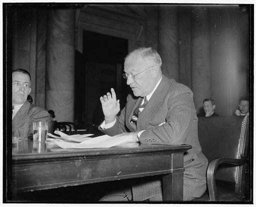 Urges Senate approval. Washington, D.C., March 21. Senator Robert F. Wagner today urged approval of a measure to require recipients of government contracts, loans or grants to conform with the collective bargaining provisions of the National Labor Relations Act. He was testifying before the Senate E