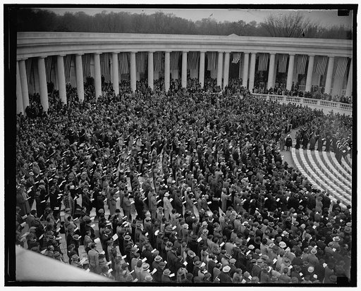 Easter sunrise services at Arlington. Washington, D.C., Apr 17. General view of the crowd that attended the Easter sunrise services in the amphitheatre at Arlington National Cemetery today, 4/17/38