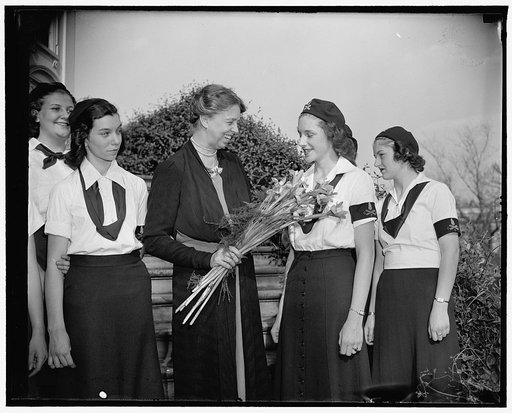 Camp Fire Girls at White House in 4/15/38. Christine Dial, Sherman Tex; Grace King, Columbus Oh.; Mrs. F.D. Roosevelt; Priscilla Denton, Larchmont, NY; Jean Armstrong, Chicago