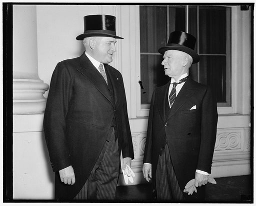 New Rumanian envoy presents credentials. Washington, D.C., April 21. The new Rumanian Minister to the United States, Hon. Ruda Iremesc, leaving the White House today after presenting his letters of credence to President Roosevelt. He was presented to the President by George T. Summerlin, (left) Chie