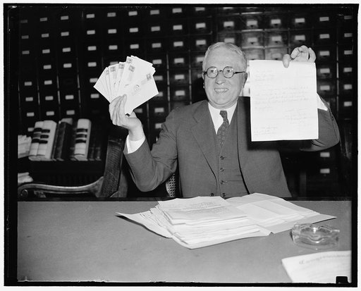New York Solon charges Hopkins with pump-priming "propoganda." Washington, D.C., April 26. Displaying a batch of letters received in the first mail today, Rep. John Taber, Republican of New York, accused WPA Administrator Harry L. Hopkins of inspiring "chain letter propoganda" in favor of President 