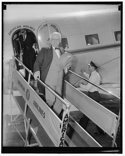 Hull and Roosevelt discuss neutrality policy. Washington, D.C., May 9. William H. Malone, former Chairman of the Illinois Tax Commission who has been sentences to two years in preison for Income Tax fraud, flew to Washington today to appeal personally to President Roosevelt for a pardon. Upon arriva