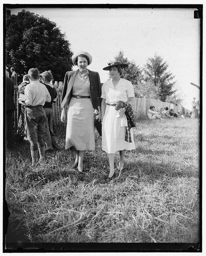 Me DeWith, left & Mrs. Philys O. Coffin, right