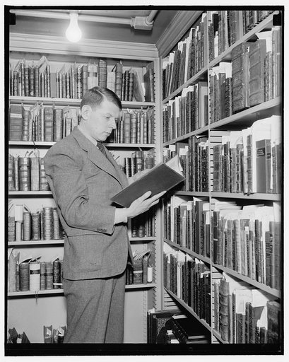$2,500,000 in rare books acquired for Folger Library. Washington, D.C., May 14. The Folger Shakespeare Library, here, will soon place on it's shelves 9,000 volumes, onced valued at $2,500,000 and containing 787 books by early English authors, only one copy of each of which is known to exist. The 9,0