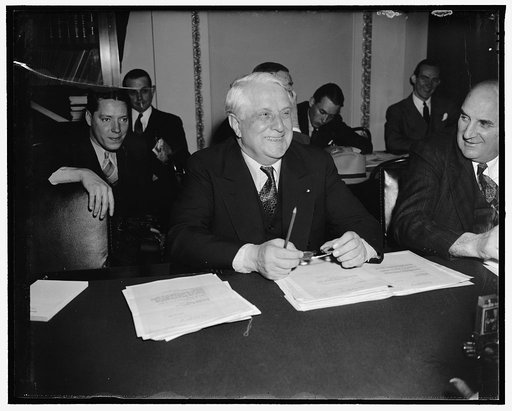 Winner in Pennsylvania primary. Washington, D.C., May 18. Senator James J. Davis, republican of Pennsylvania, was elected today following his victory in the Pennsylvania primaries when he defeated his opponet G. Mason Owlett for the Reublican Senatorial nomination, 5/18/38